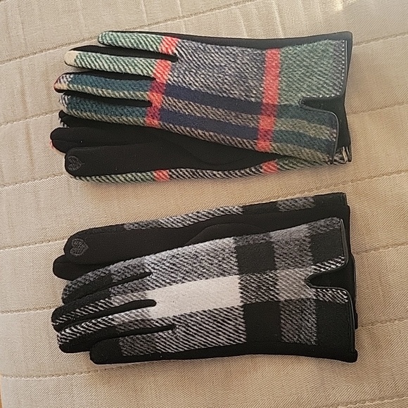 Burberry style warm can touch screen gloves, LV wallet and small bag for watch - Picture 2 of 6